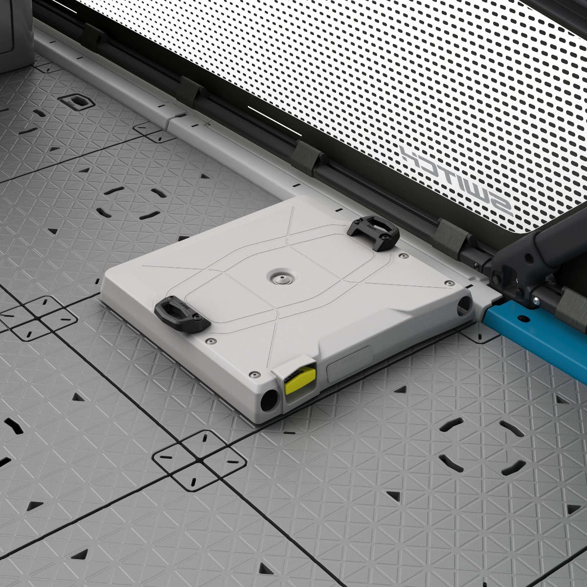 LINQ MODULAR PLATE FOR SWITCH PONTOON