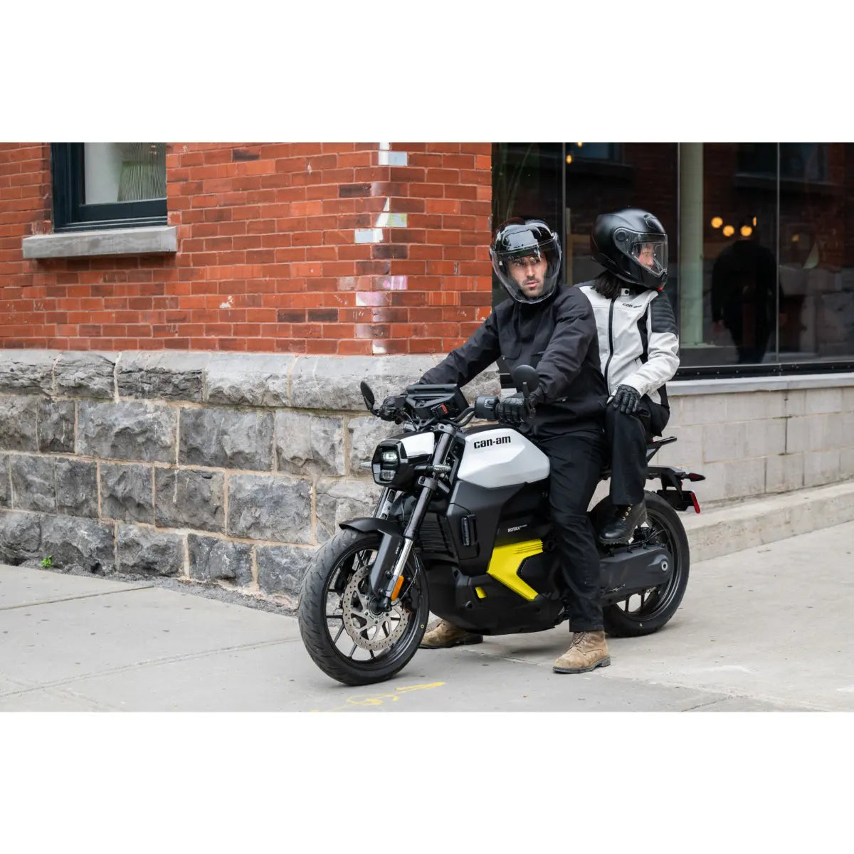 PASSENGER SEAT & FOOTPEGS CAN-AM PULSE