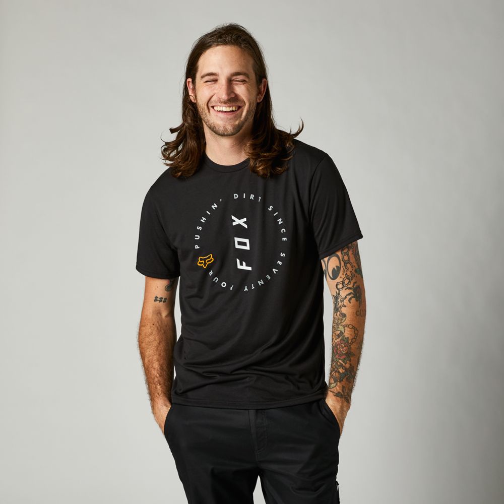 CLEAN UP TECH TEE